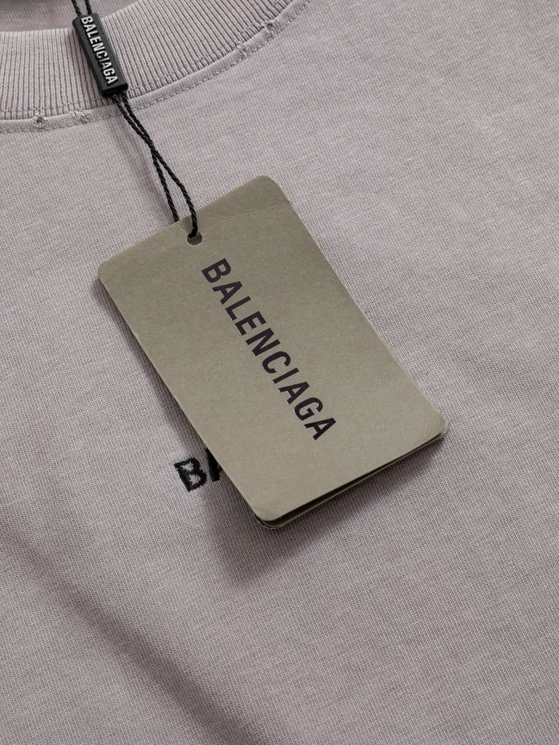 P100✨🔥 [balenciaga] 2026FW short-sleeved T-shirt Premium 26s double yarn 300g fabric embroidery process wash water spray Ma Jiu distressed color: wash water black wash water white wash water Khaki Size: S M L XL 2XL